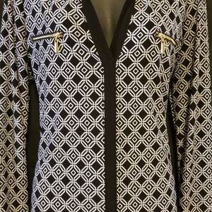 INC BLACK AND WHITE  V NECK BLOUSE